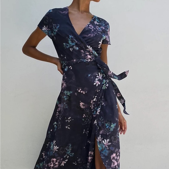 Aritzia Dresses & Skirts - New aritzia babaton slit wrap pure indigo floral dress! XS